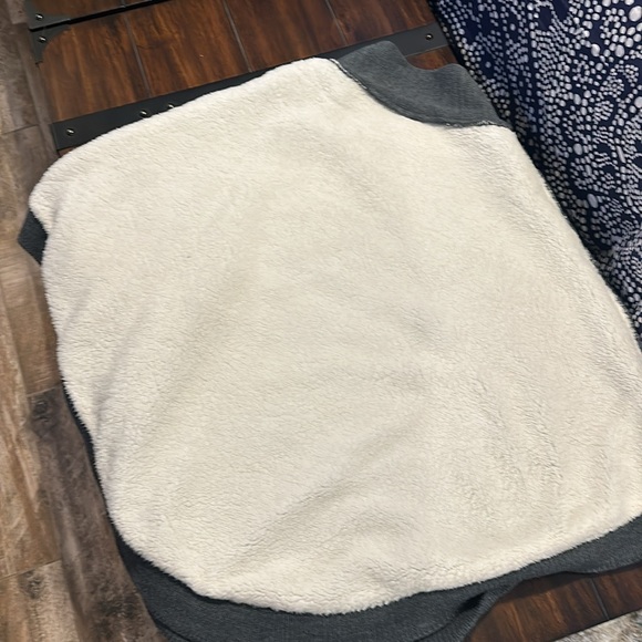 High Neck Shawl Poncho / Cape with faux  shearling - Picture 8 of 13